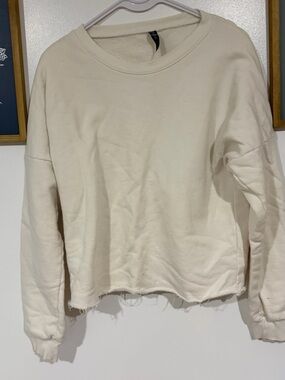 Women's Cream Raw-Edge Crewneck Sweatshirt